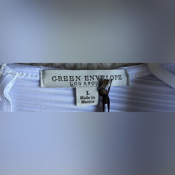 NWT … GREEN ENVELOPE LOS ANGELES “Size:L” Top - Picture 3 of 4